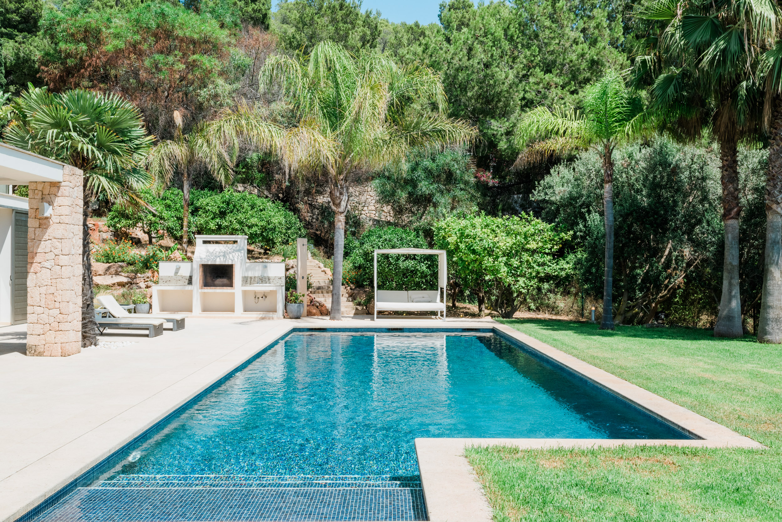 can-beso-white-ibiza-villas-2020_50123310206_o.jpg