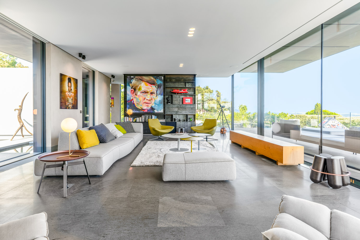 Onlyluxe living room.jpg